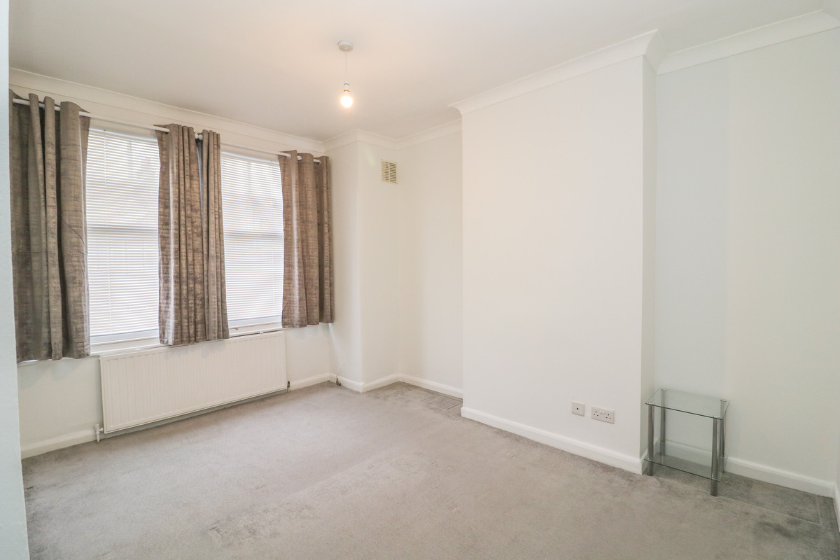 Ainslie wood Road, Chingford, E4
