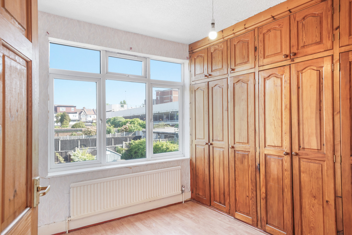 Albert Avenue, Chingford, E4