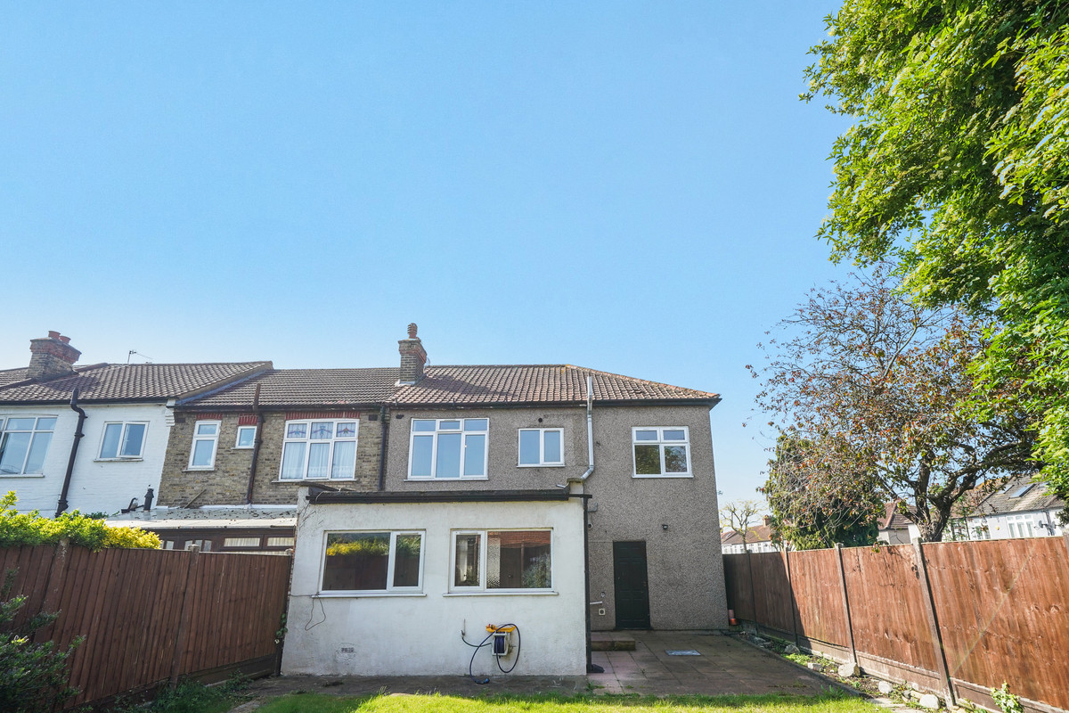 Albert Avenue, Chingford, E4