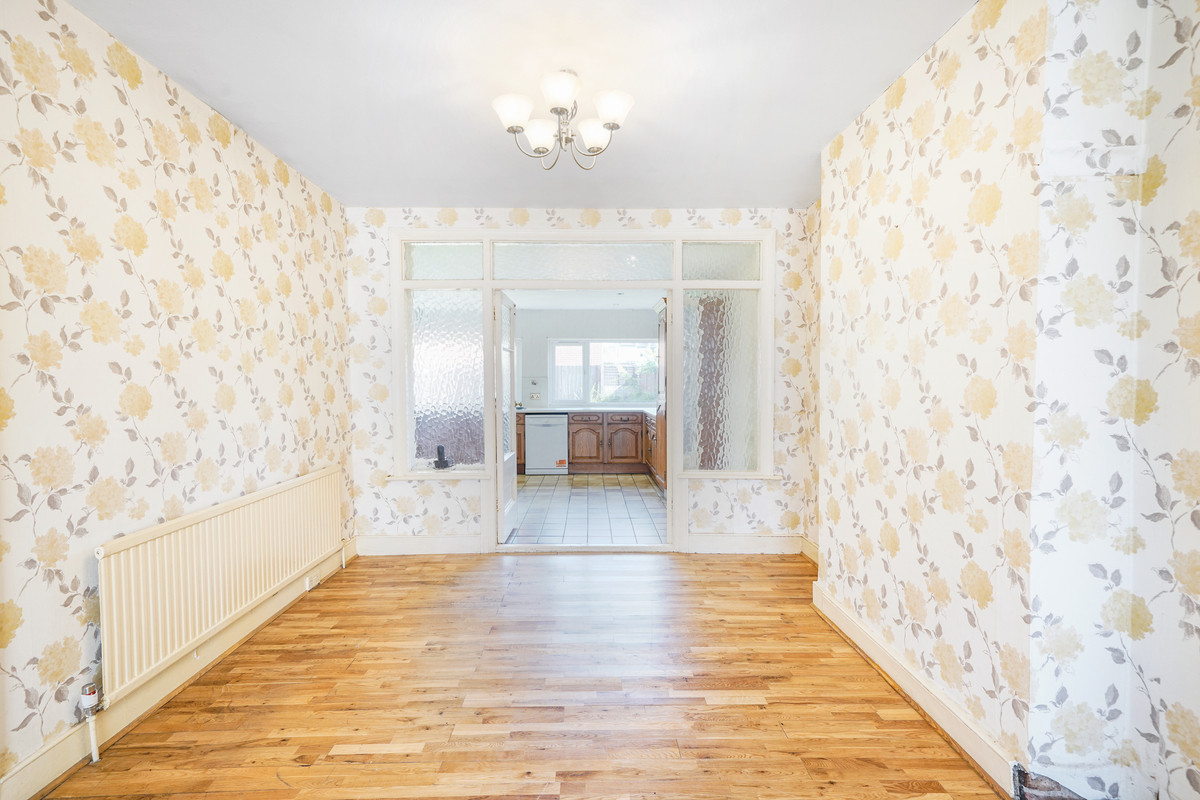 Albert Avenue, Chingford, E4