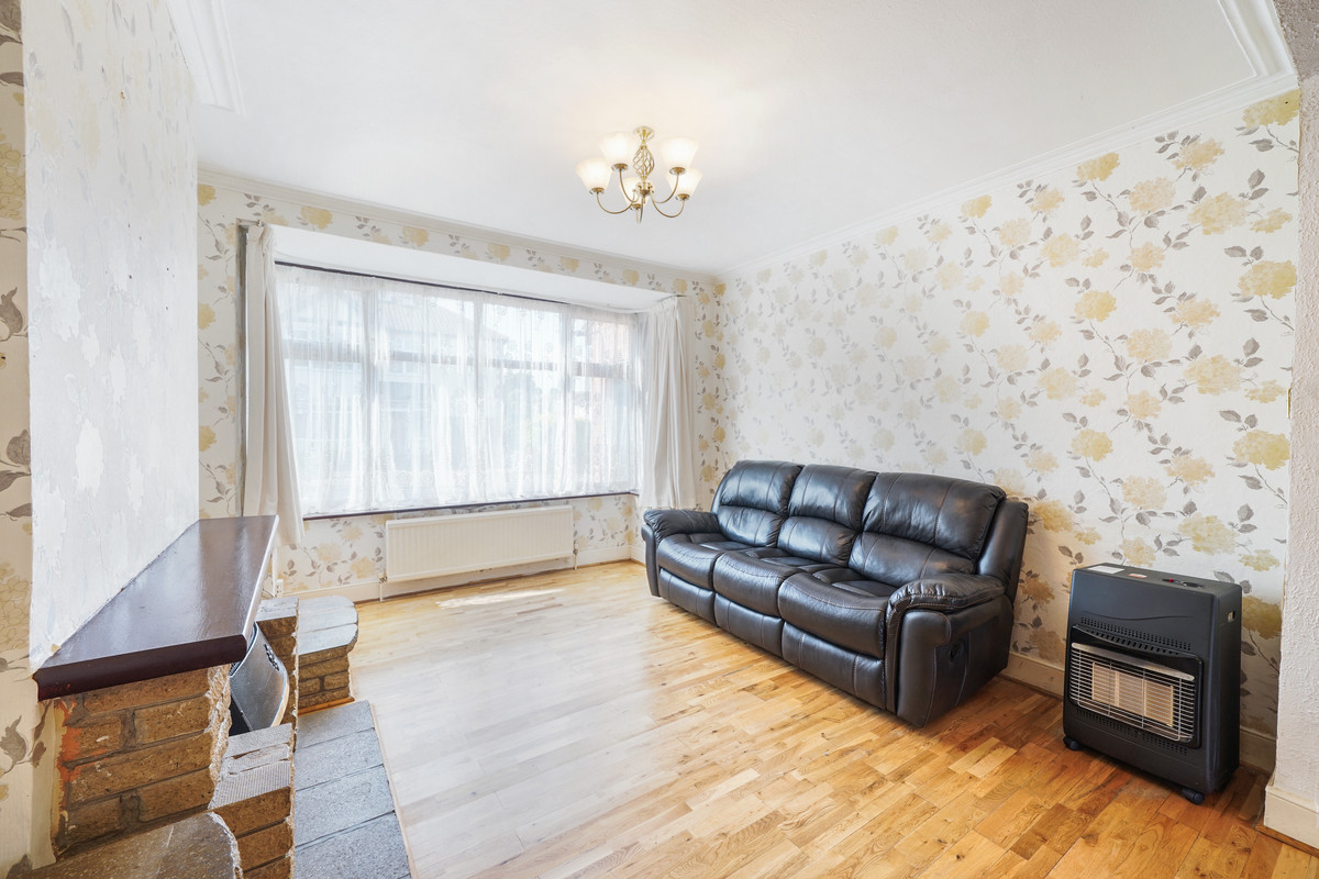 Albert Avenue, Chingford, E4