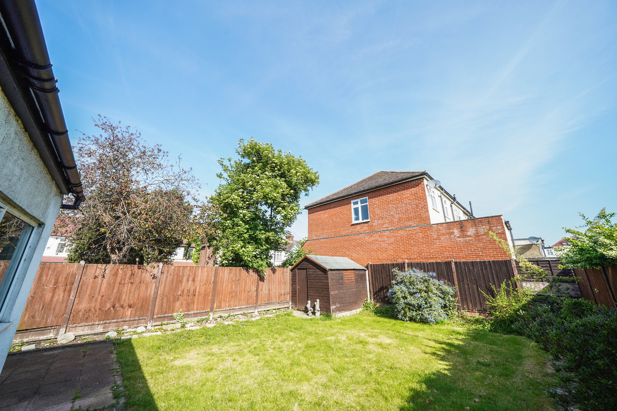 Albert Avenue, Chingford, E4