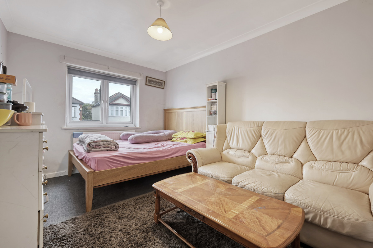 Hale End Road, Woodford Green, IG8