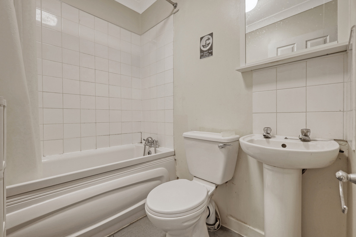 Hale End Road, Woodford Green, IG8