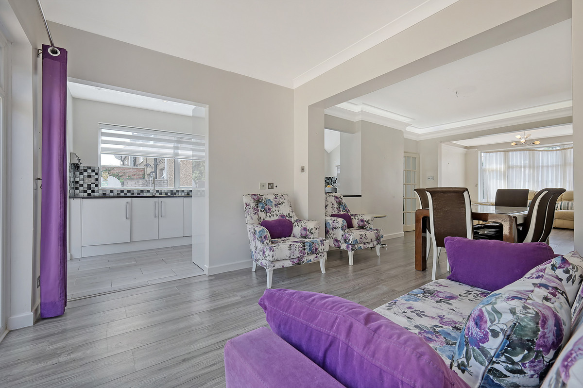 Windmill Gardens, Enfield, EN2