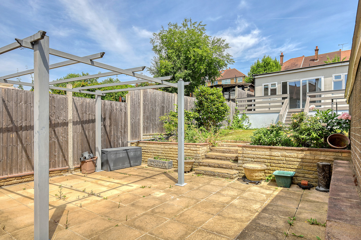 Windmill Gardens, Enfield, EN2