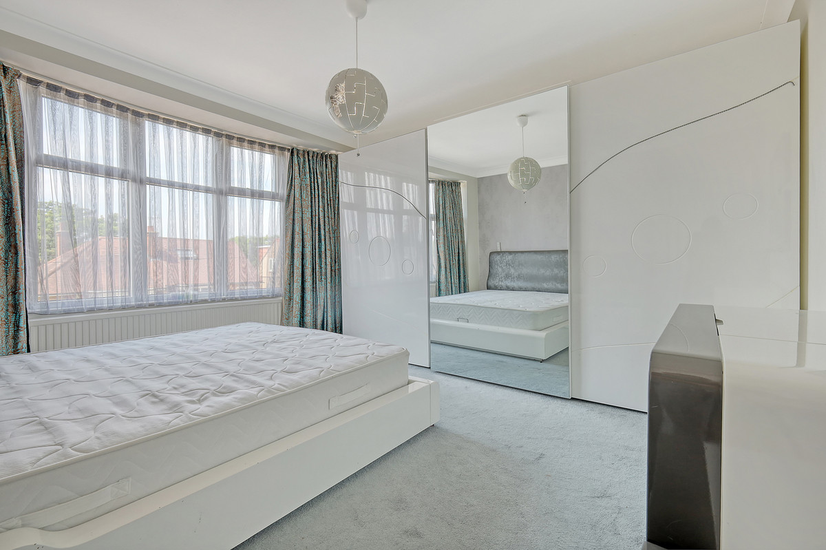 Windmill Gardens, Enfield, EN2