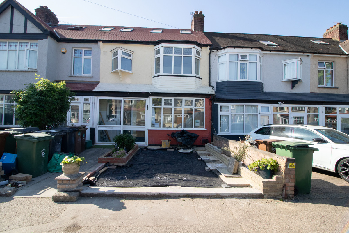 Normanshire Drive, Chingford, E4