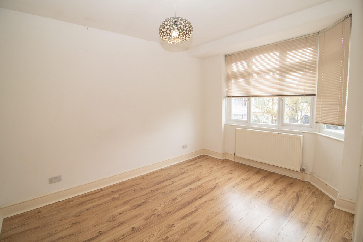 Hampton Road, Chingford, E4