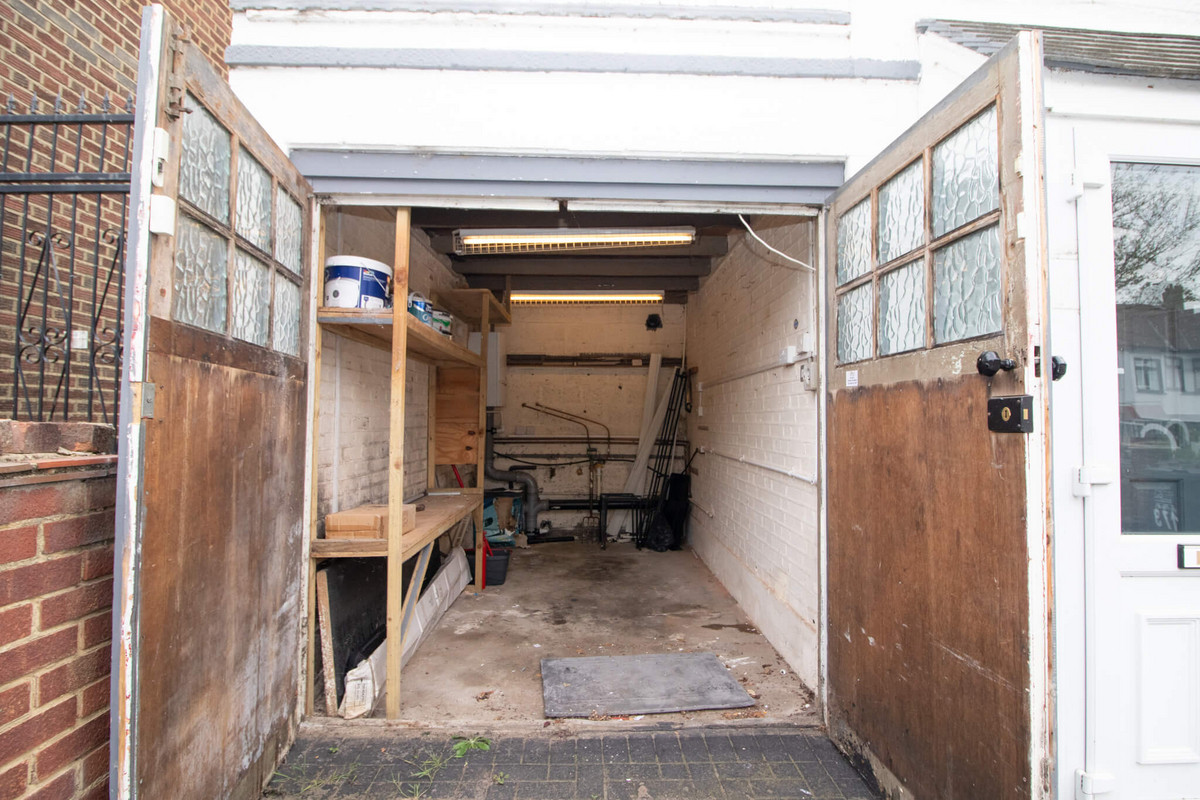 Hampton Road, Chingford, E4