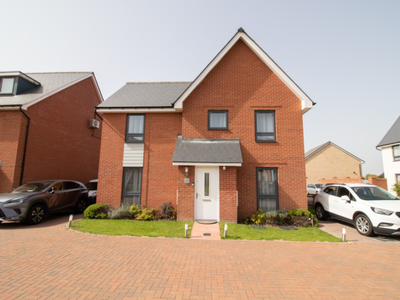 Blackthorn Drive, Harlow, CM17