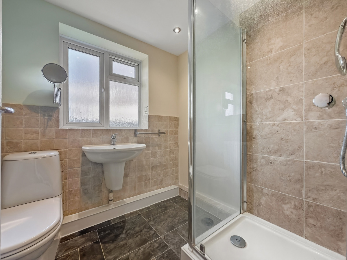 Crescent Road, Chingford, E4