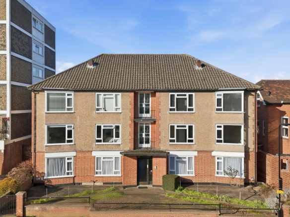 Crescent Road, Chingford, E4